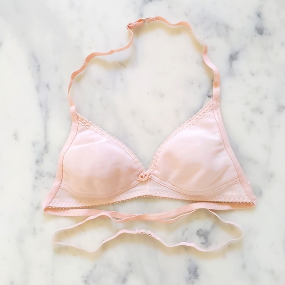 NWOT. Formfit Backless No Wire 32A Bra. - Picture 1 of 4